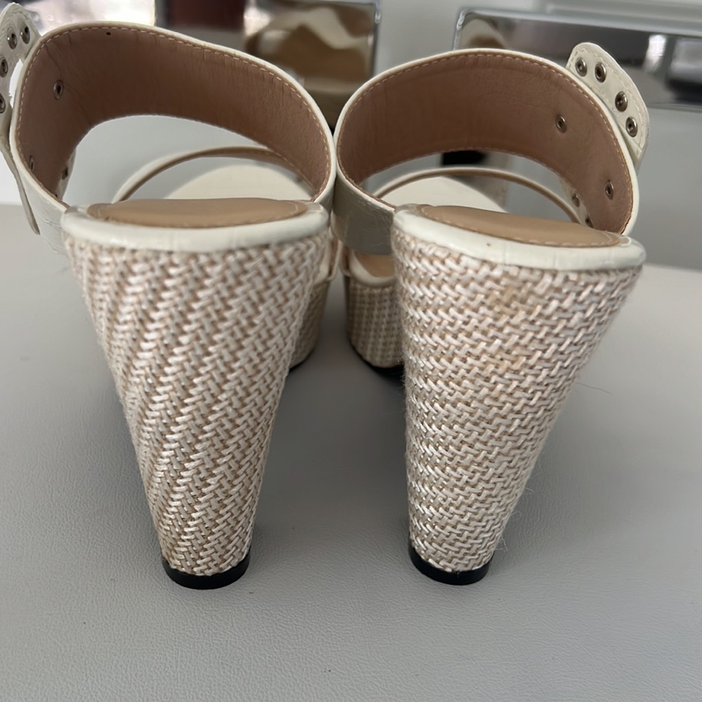 Brand new never been worn ladies shoe - Picture 3 of 7